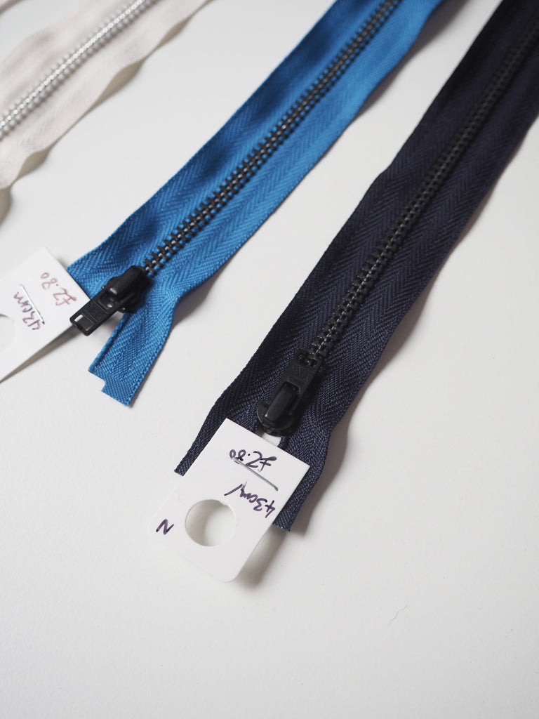 YKK 43cm/17in Narrow Open-Ended Metal Zips