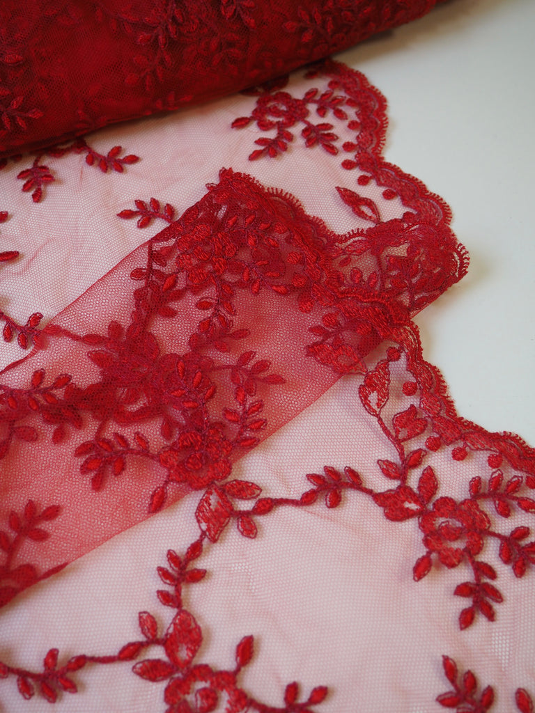 Rouge Bloom Scallop Lace Trim 22cm
