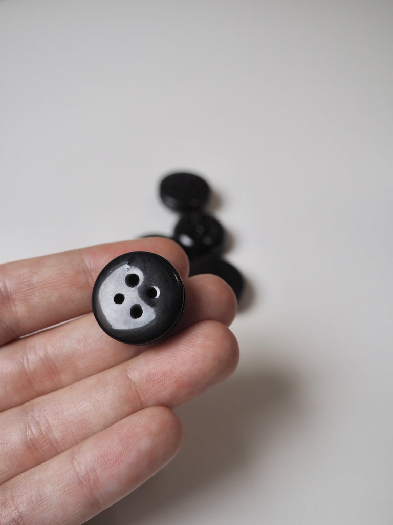 Black Shiny Domed Buttons 21mm/34L