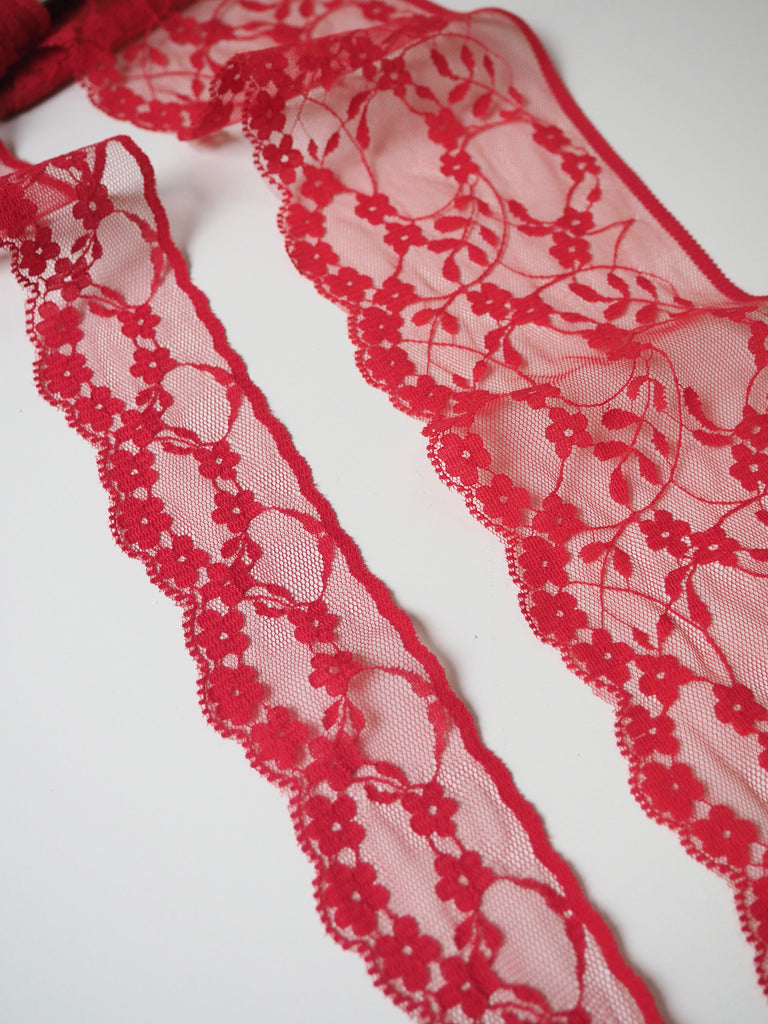 Red Trailing Flower Scallop Lace Trim