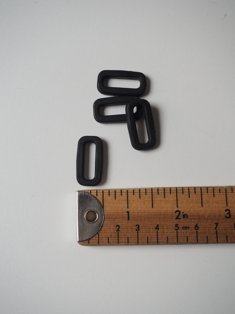 Black Square Ring 20mm