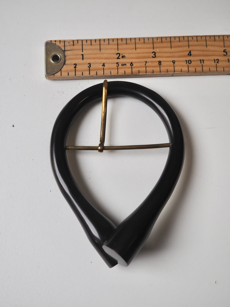 Black Twisted Horseshoe Buckle 7cm