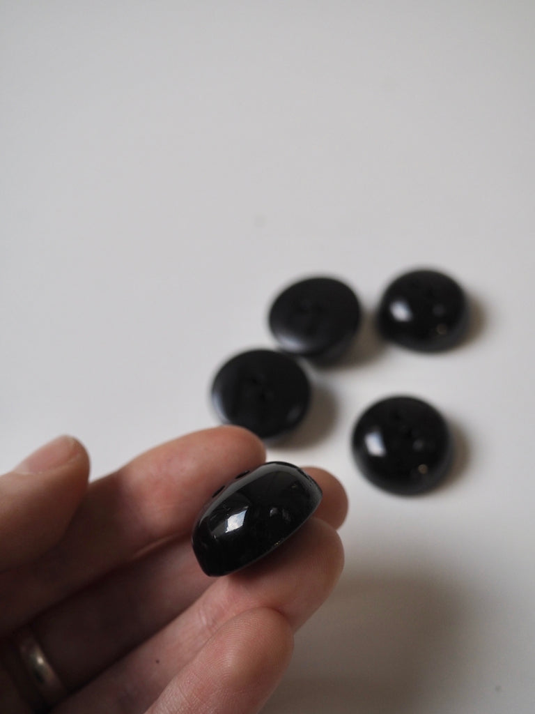 Black Dome Buttons 23mm/36L
