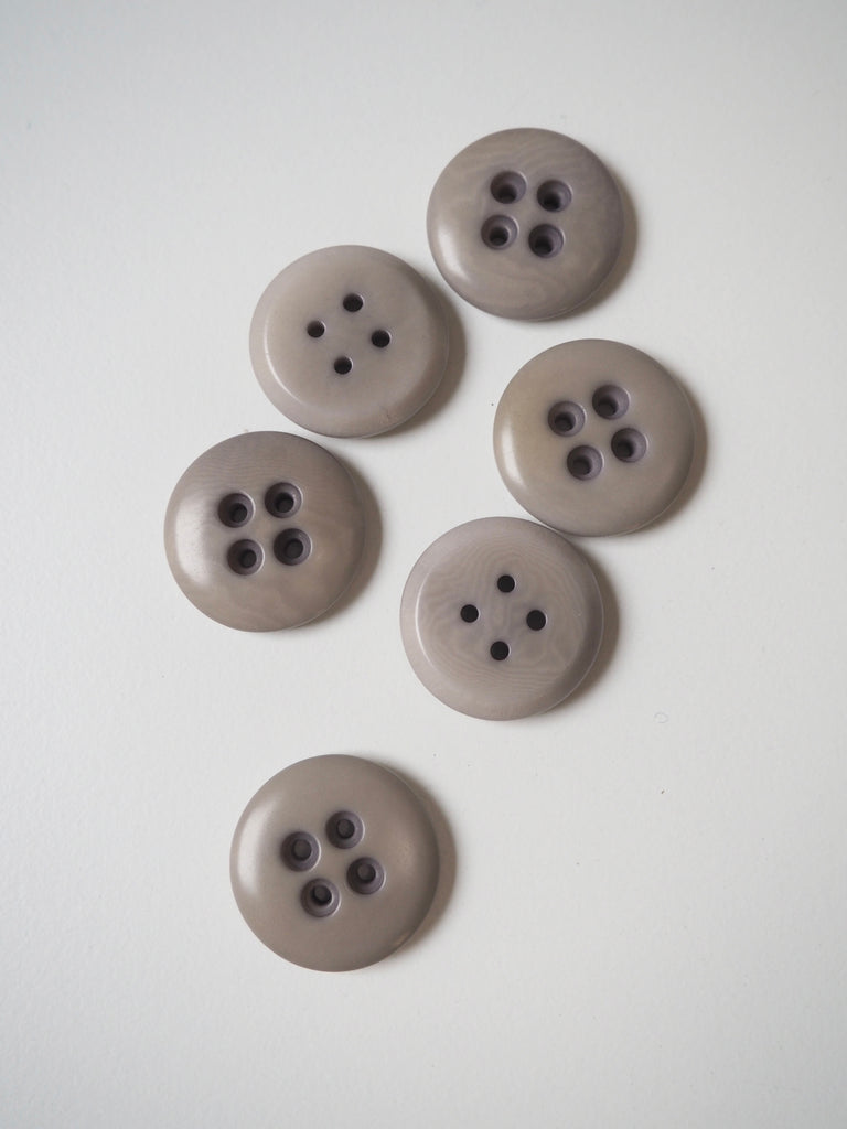 FOLK Sunken Hole Corozo Buttons 24mm/36L