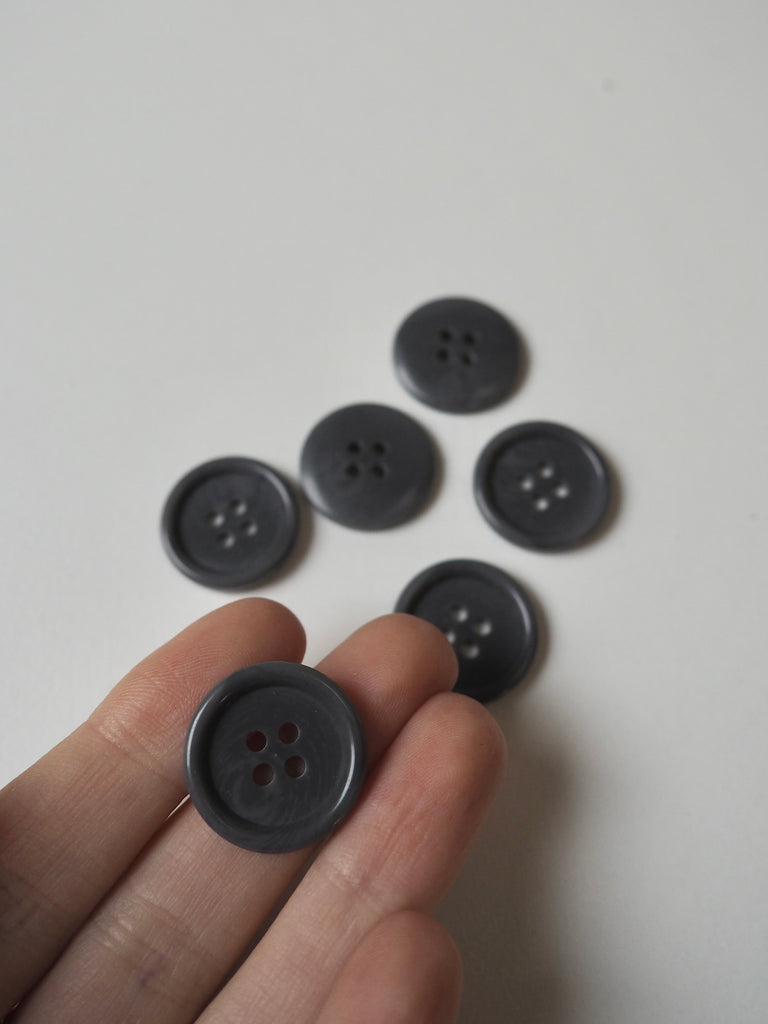 Grey Rimmed Buttons 20mm/32L