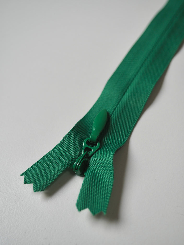 YKK 23cm/9inch Wide Green Invisible Zip