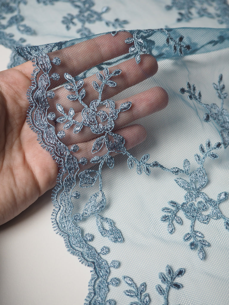 Storm Blue Rose Garland Scallop Lace Trim 22cm