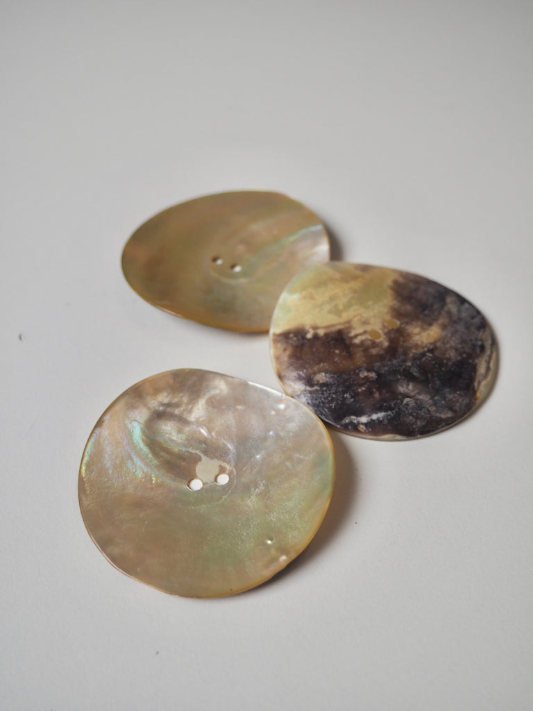 Mother of Pearl Shell Buttons 51mm/80L