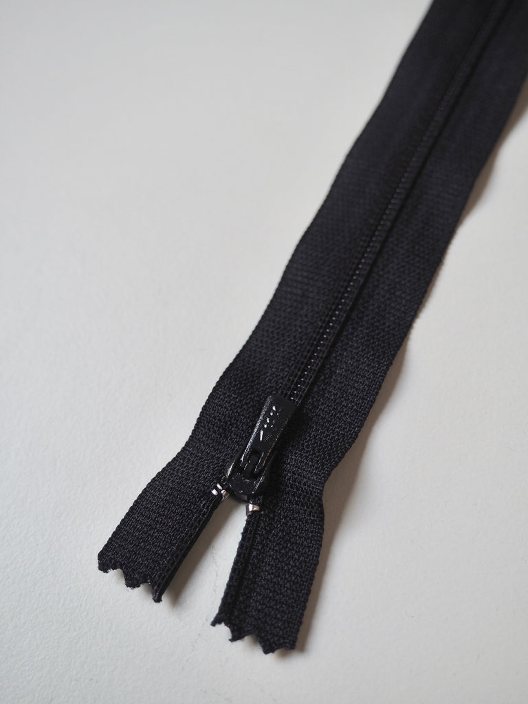 22cm/8.5inch Concealed Plastic Teeth Zips