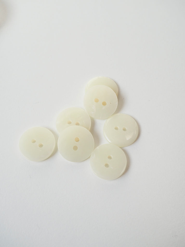 Ivory Faux Shell Buttons 18mm