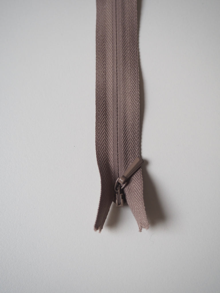 YKK 22cm/9inch Invisible Zips