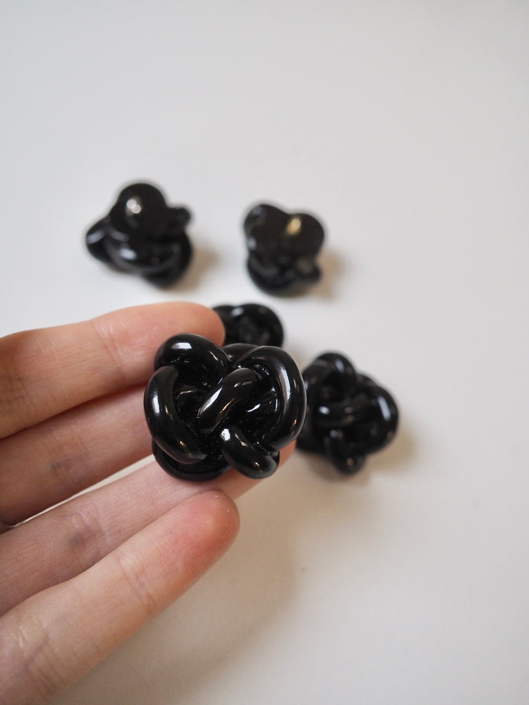 Black Plastic Knot Shank Buttons 26mm/42L