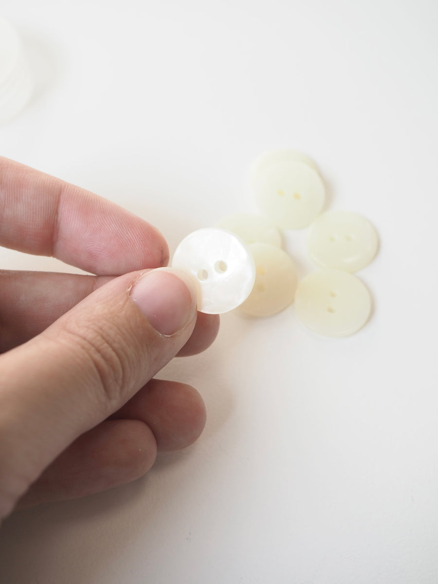 Plastic Shell Button Ivory Faux Shell Buttons 18mm – The New Craft House