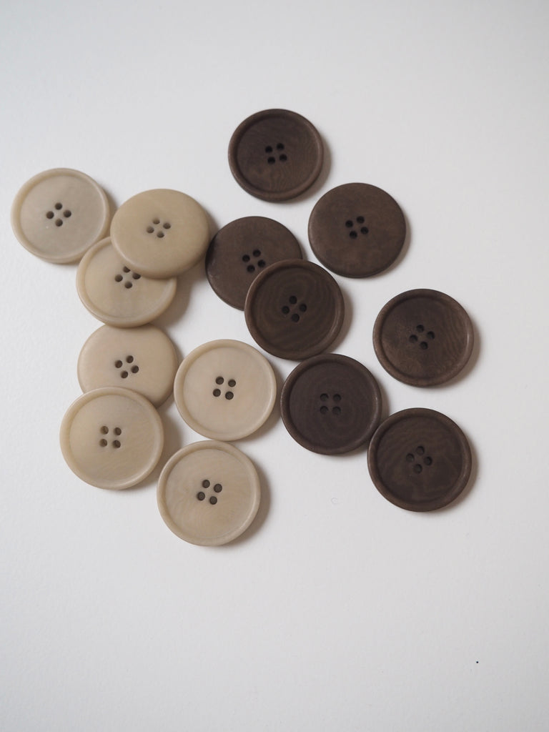 FOLK Flat-rimmed Corozo Buttons 20mm/32L