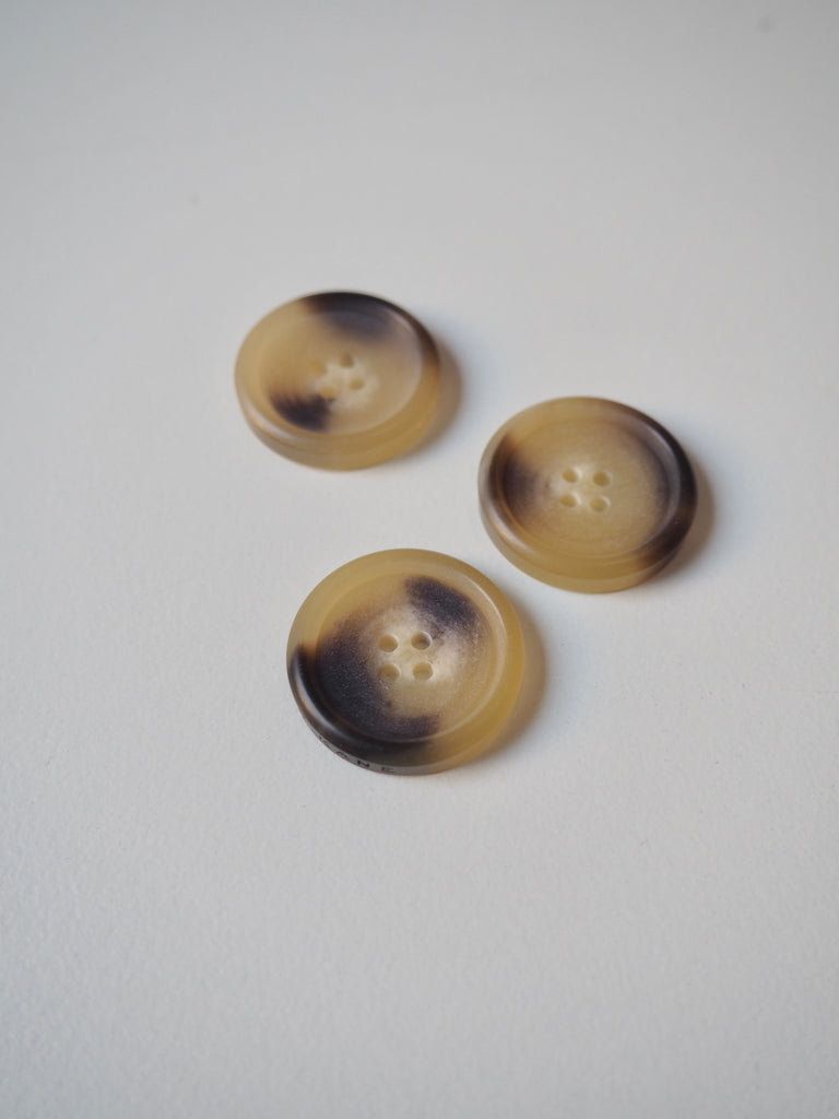 Branded Light Faux Horn Buttons 23mm