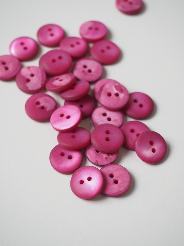 Iridescent Buttons Apricot Pearly Finish 17mm a Set of 12 -  Canada