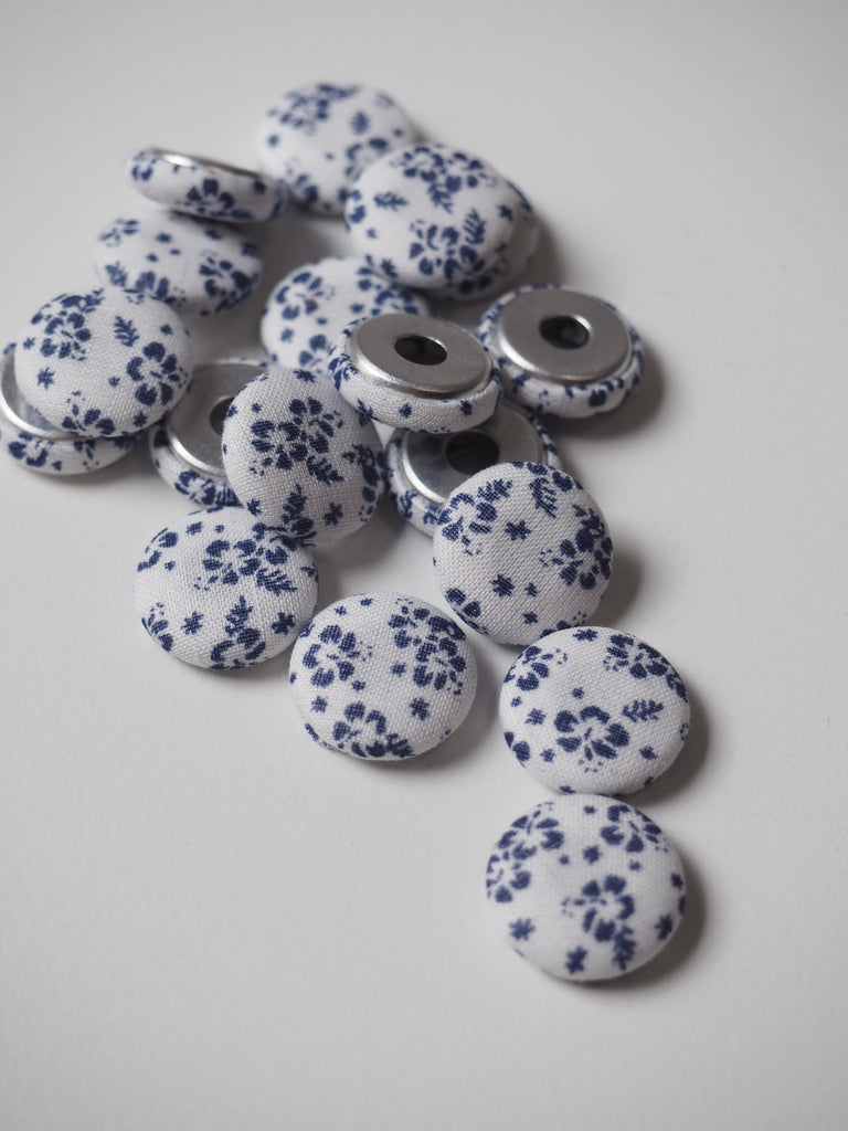 Wedgewood Fabric Covered Buttons/Snaps 15mm