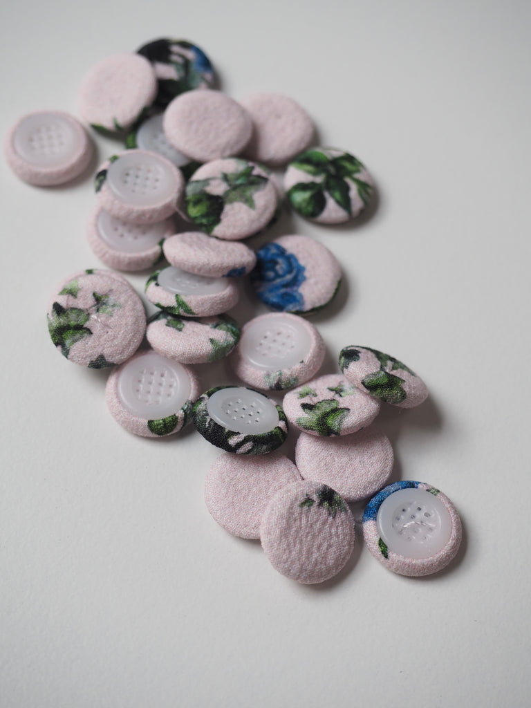 Dancing Blue Crepe Fabric Covered Buttons 12mm