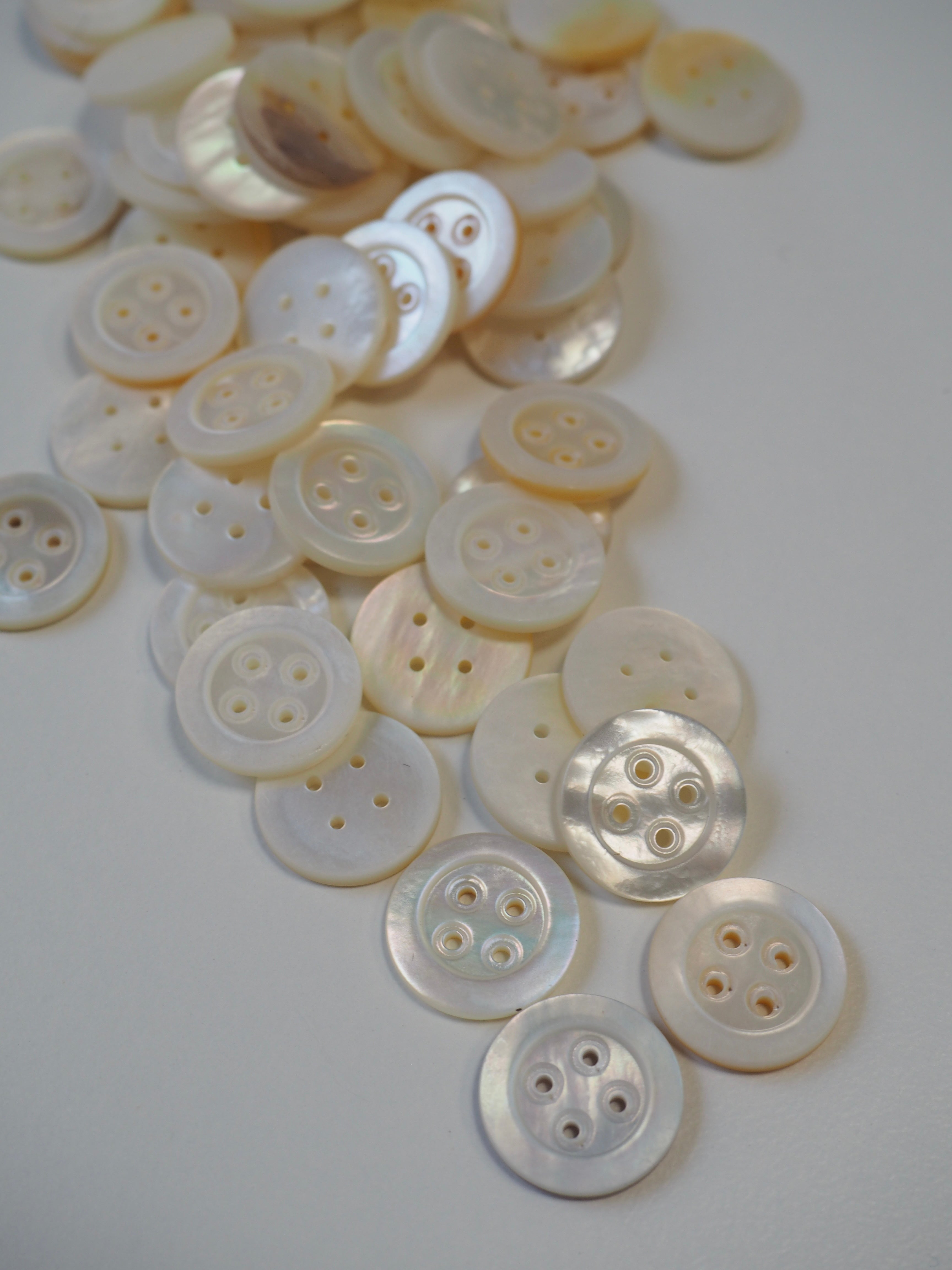Mother of Pearl Shell Buttons 12mm - set of 6 white heart buttons