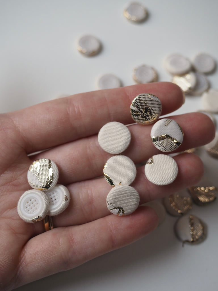Gilded Rose Flat Fabric Covered Buttons 12mm