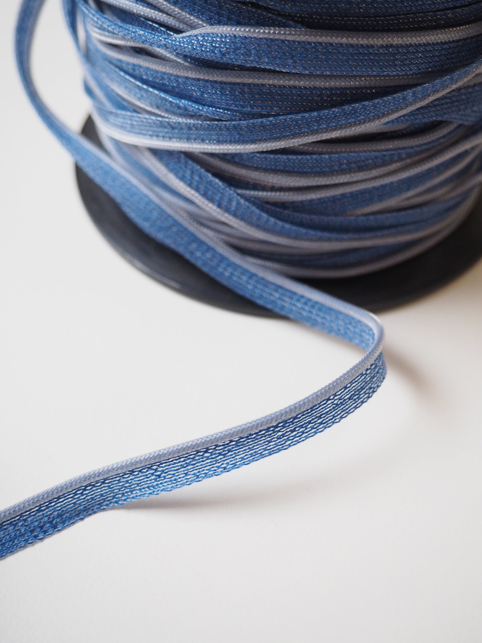 Electric Cobalt Reflective Piping 8mm – The New Craft House