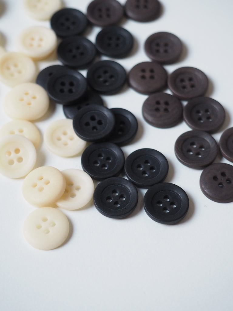 FOLK Thick-rimmed Corozo Buttons 12mm/18L