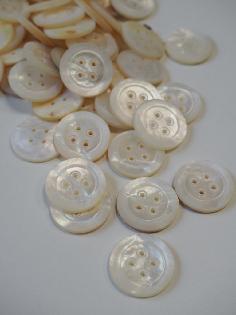 Summer flower buttons - Mother of Pearl Shell Buttons 30mm - set of 4