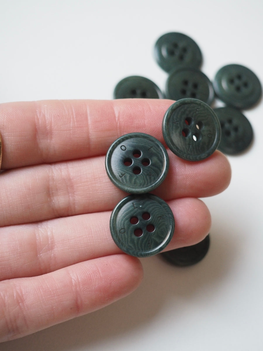 Folk Button FOLK Engraved Rimmed Corozo Buttons 18mm/28L – The New Craft House